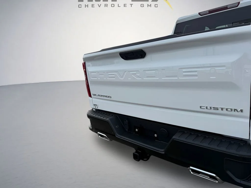 New 2026 Summit White Chevrolet Custom Trail Boss image 29