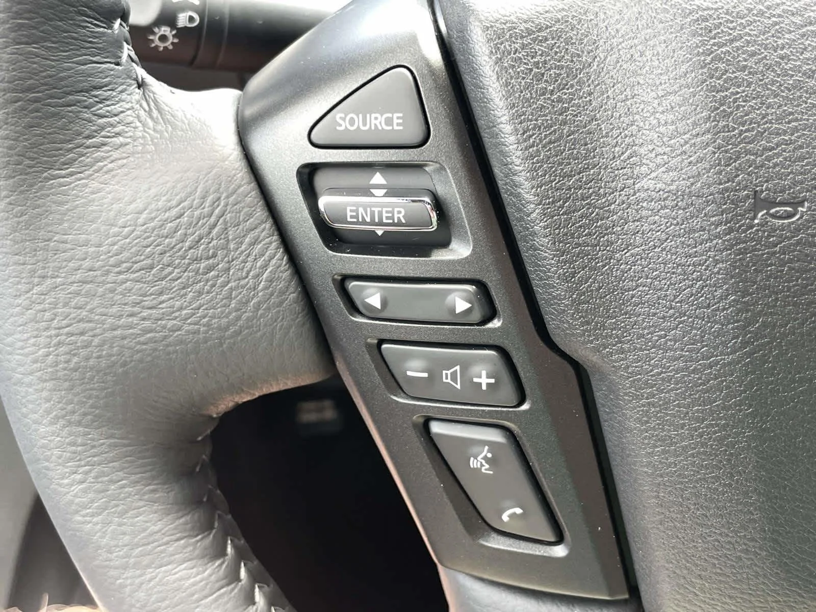 New 2026 Boulder Gray Pearl Nissan SV image 30