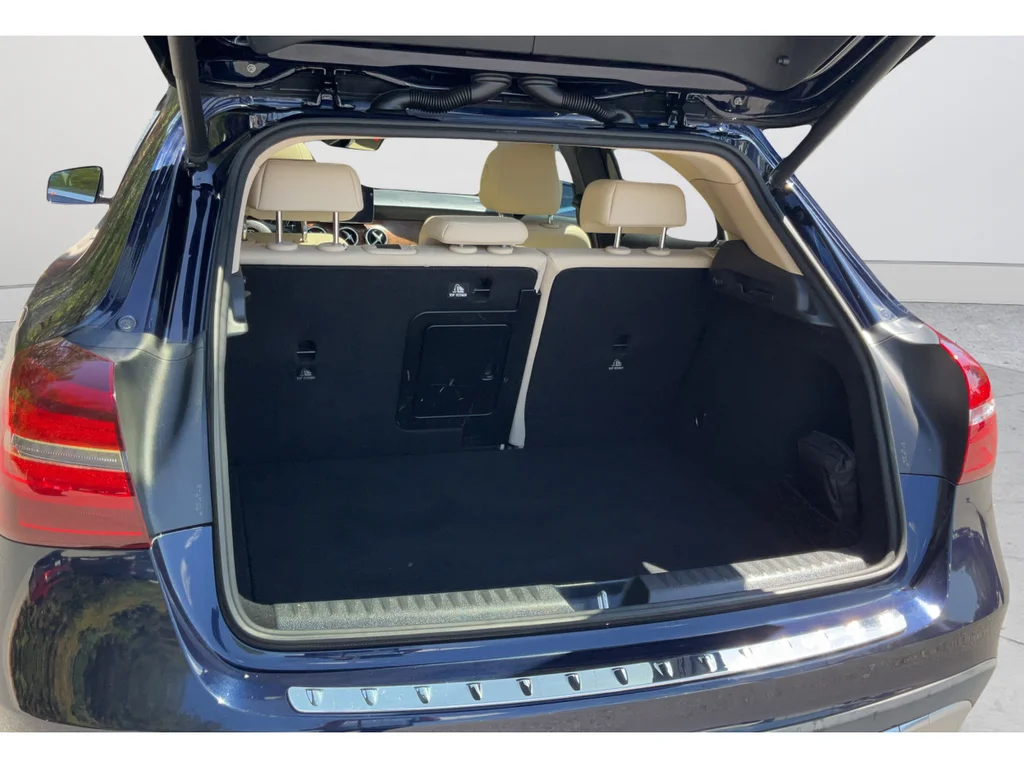 Used 2019 Blue Mercedes-Benz GLA 250 image 18