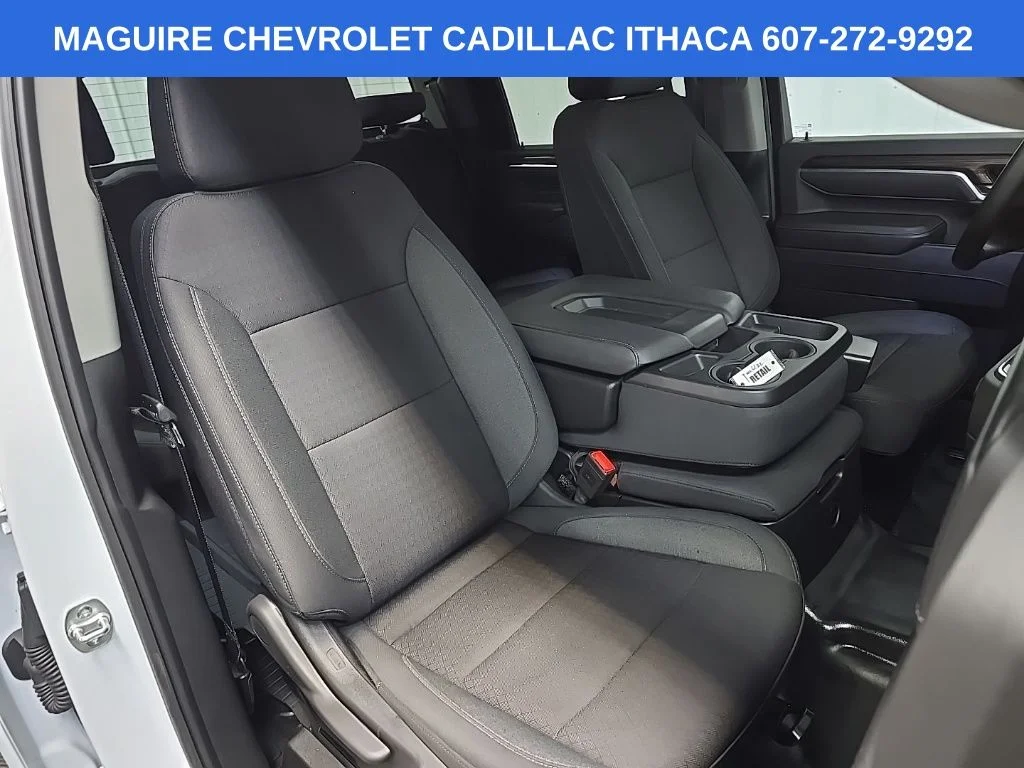 Used 2025 White Chevrolet LT image 14