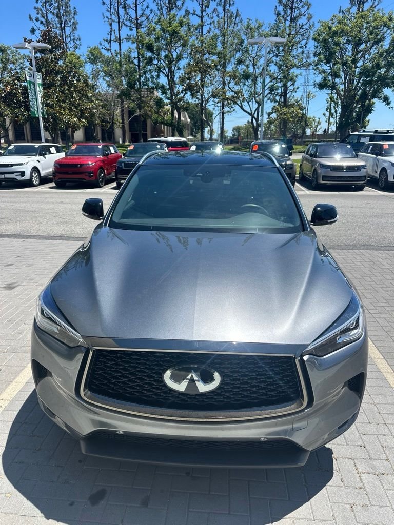Used 2020 Gray INFINITI ESSENTIAL image 2