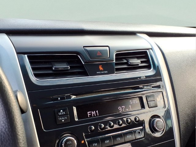 Used 2015 Black Nissan 2.5 S image 9