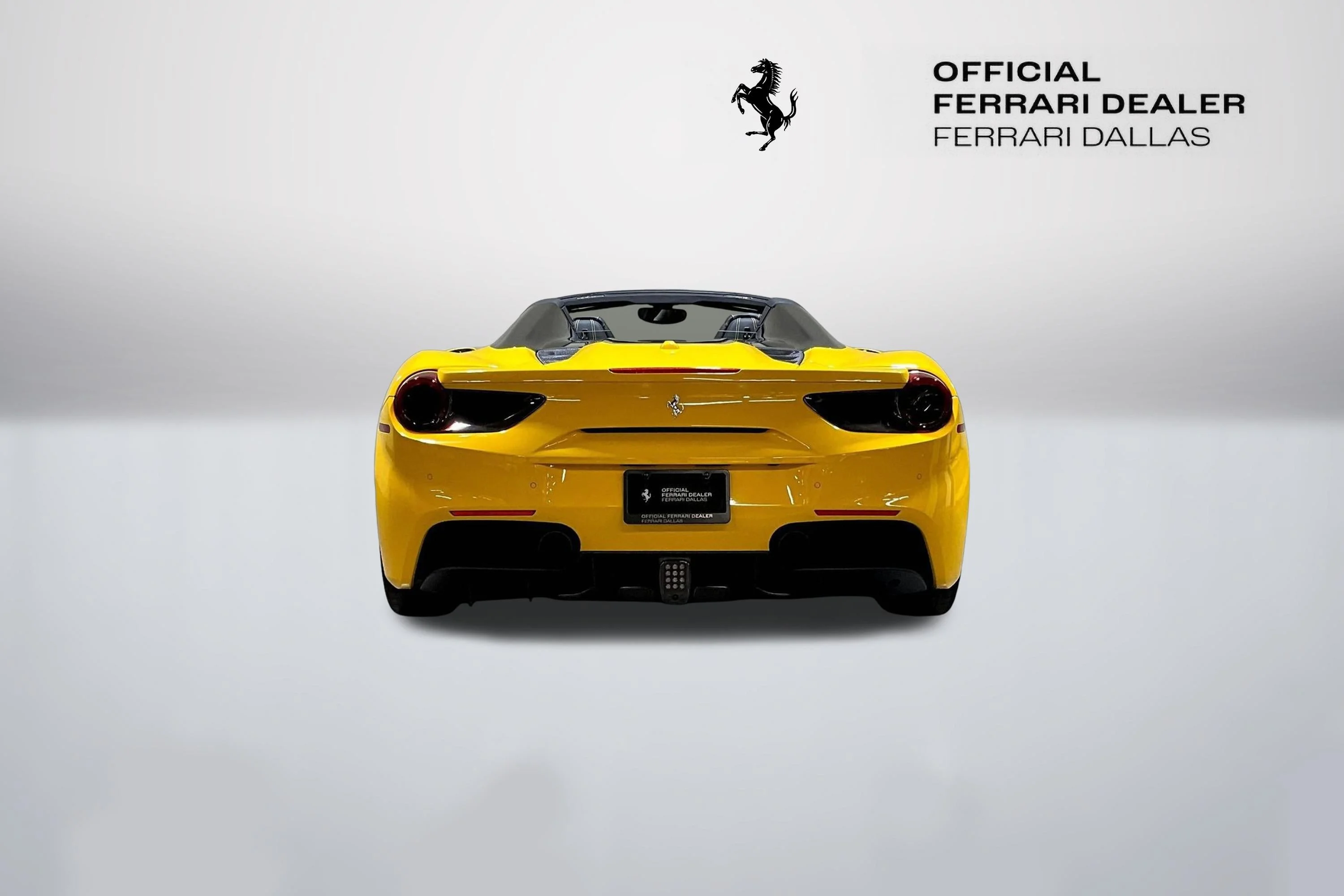 Used 2018 Giallo Modena Ferrari  image 6