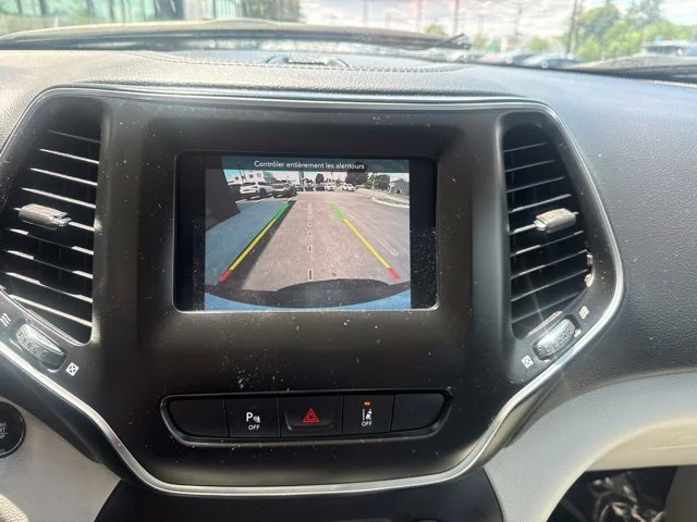 Used 2021 White Jeep Latitude Lux image 18