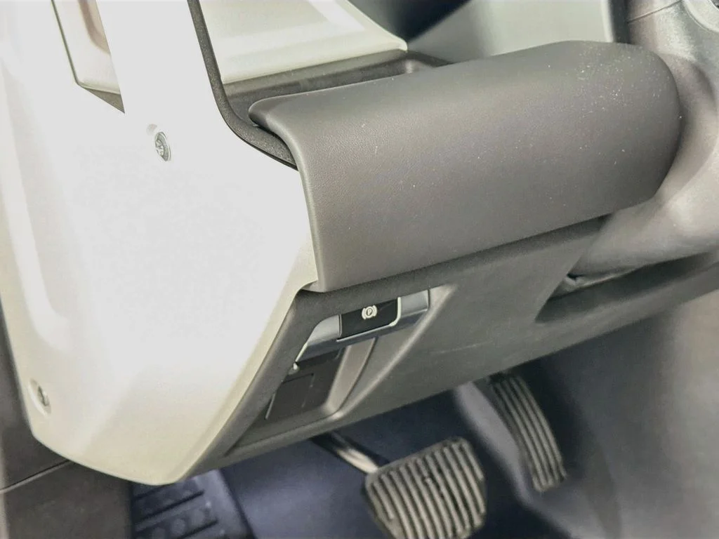 New 2026  Land Rover X-Dynamic SE image 11