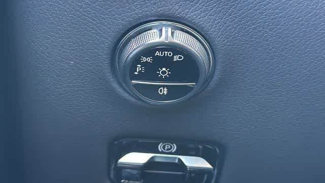 Certified Used 2026 Black Mercedes-Benz GLC 300 image 15