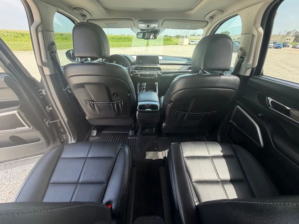 Used 2022 Black Kia EX image 24