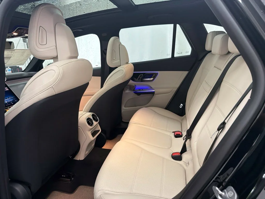 New 2027 Black Mercedes-Benz GLC 300 image 20