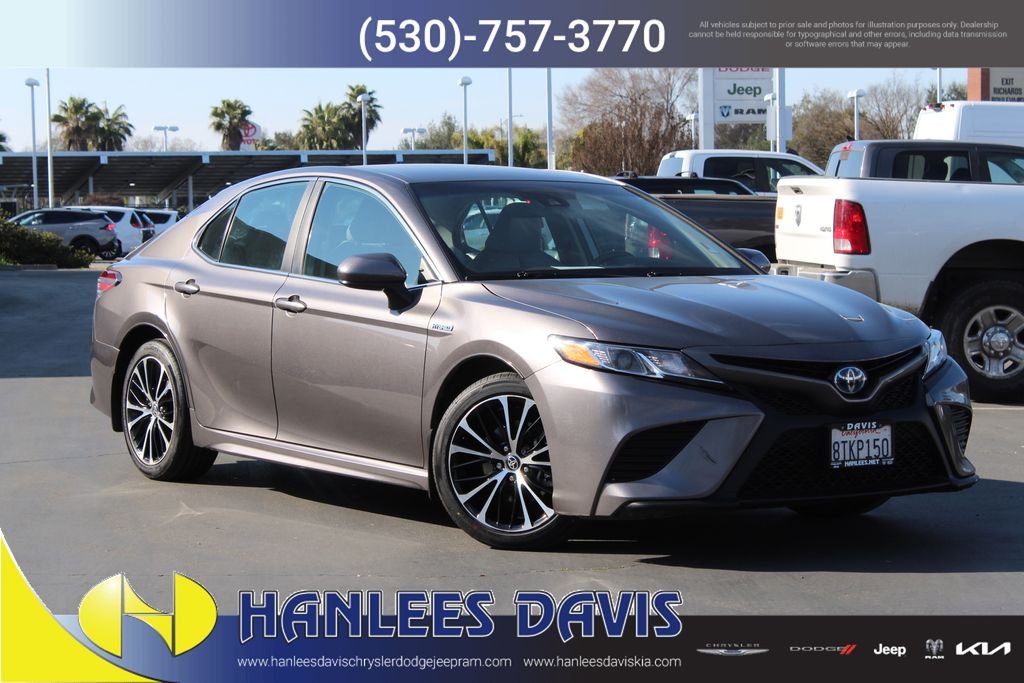 2020 Toyota Camry SE