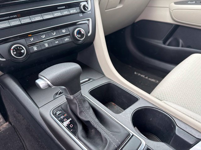 Certified Used 2018 Purple Kia LX image 18