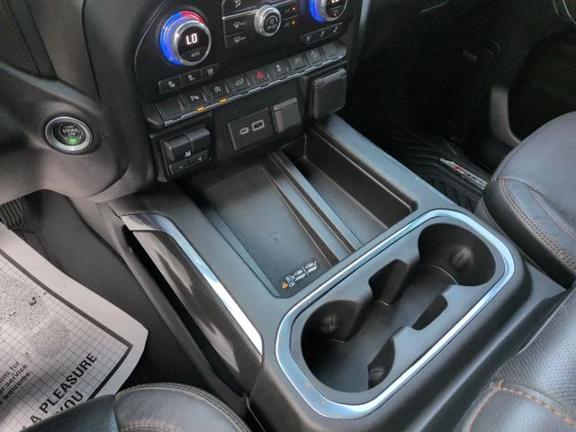 Used 2021 Summit White GMC  image 17