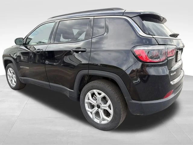 Used 2025 Black Jeep  image 3