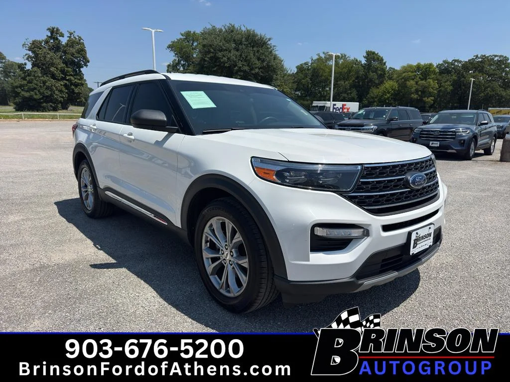 Used 2023 Star White Metallic Tri-Coat Ford XLT image 3
