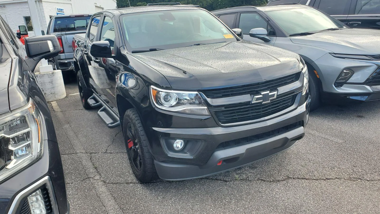Used 2019 BLACK Chevrolet 4WD LT image 2