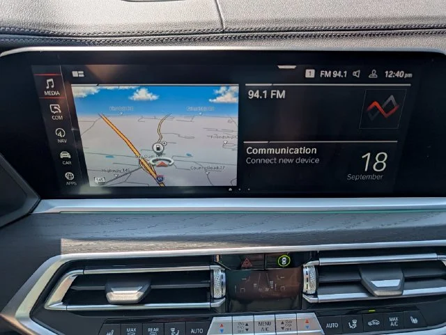 Used 2022 Black BMW xDrive40i image 19
