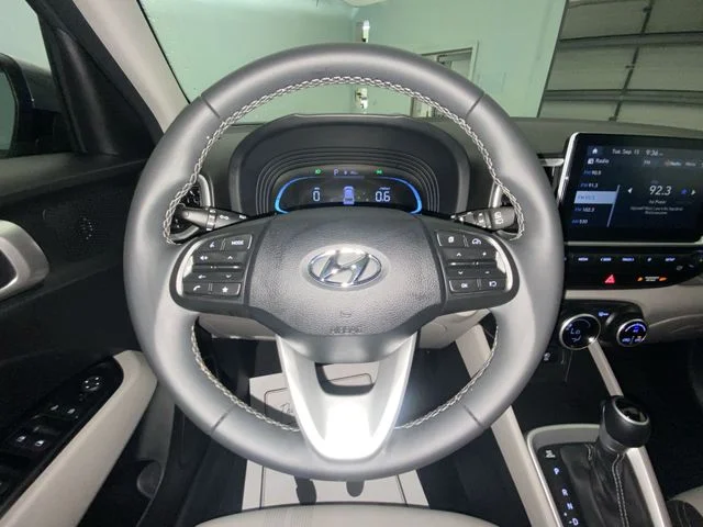 Used 2024 Gray Hyundai SEL image 14