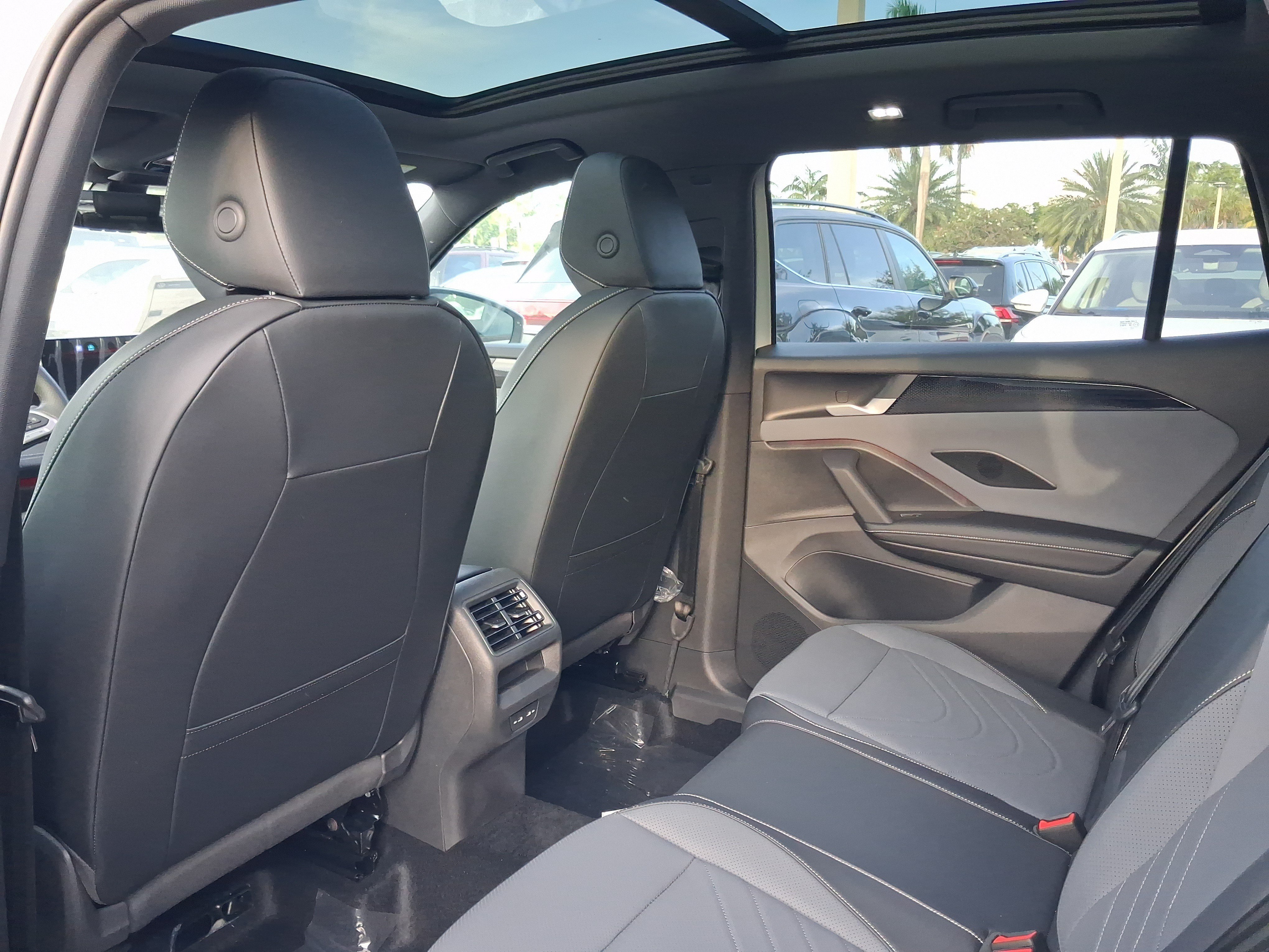 New 2026 Silver Volkswagen 2.0T SE R-Line Black image 5