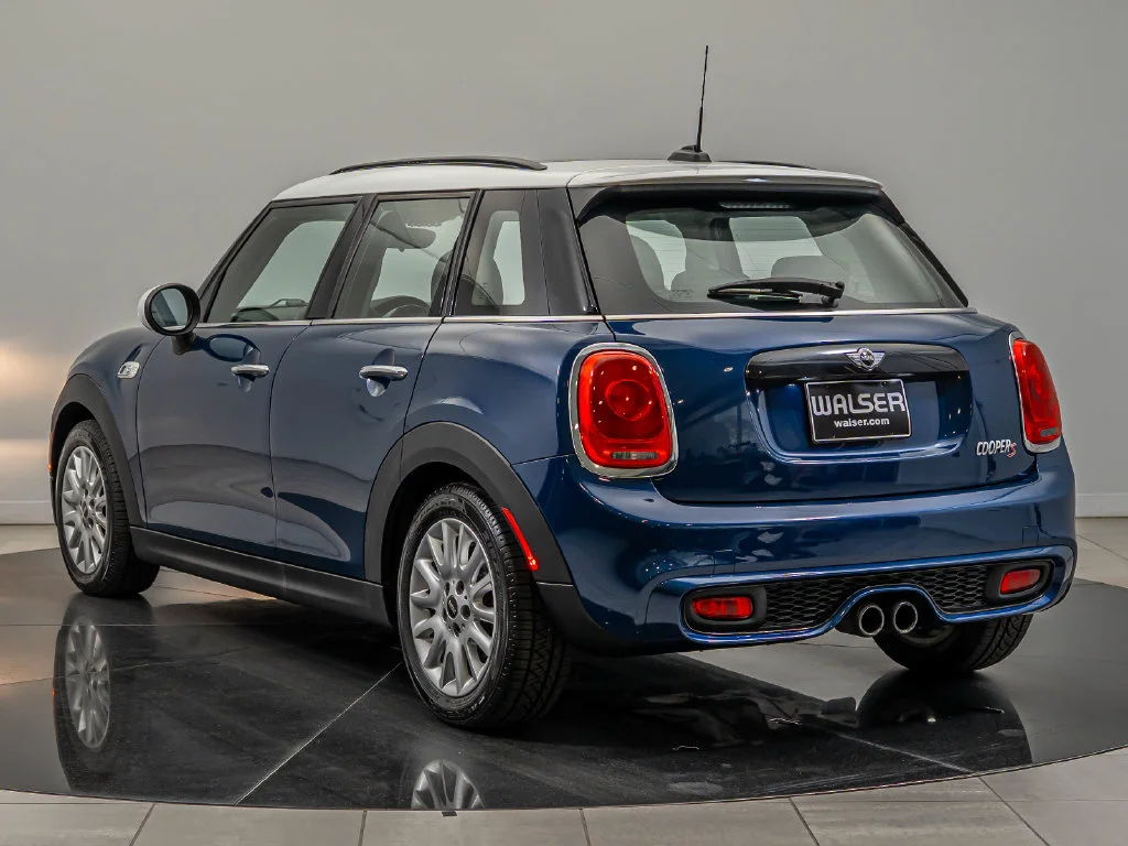 Used 2016 Deep Blue Metallic MINI  image 7