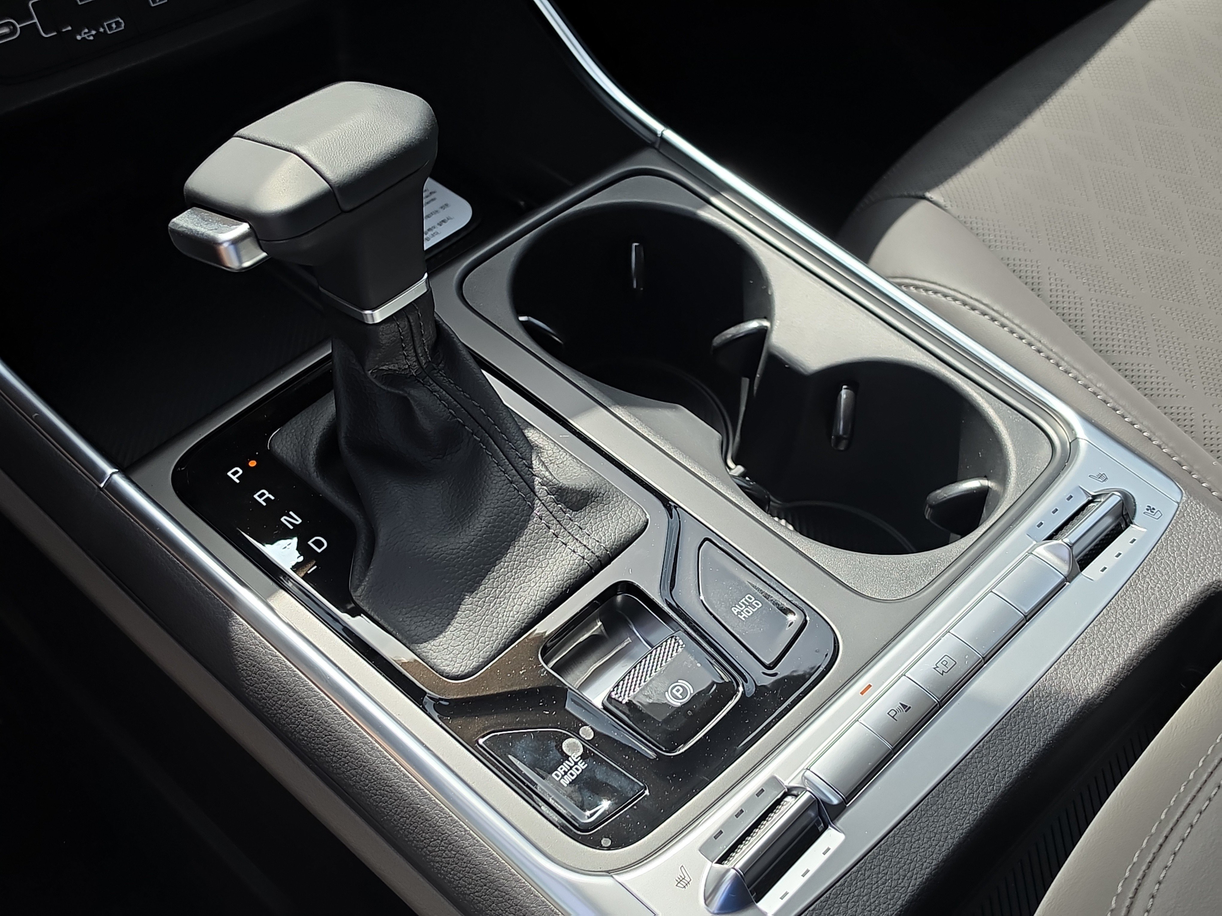New 2026 Snow White Pearl Kia SX image 28