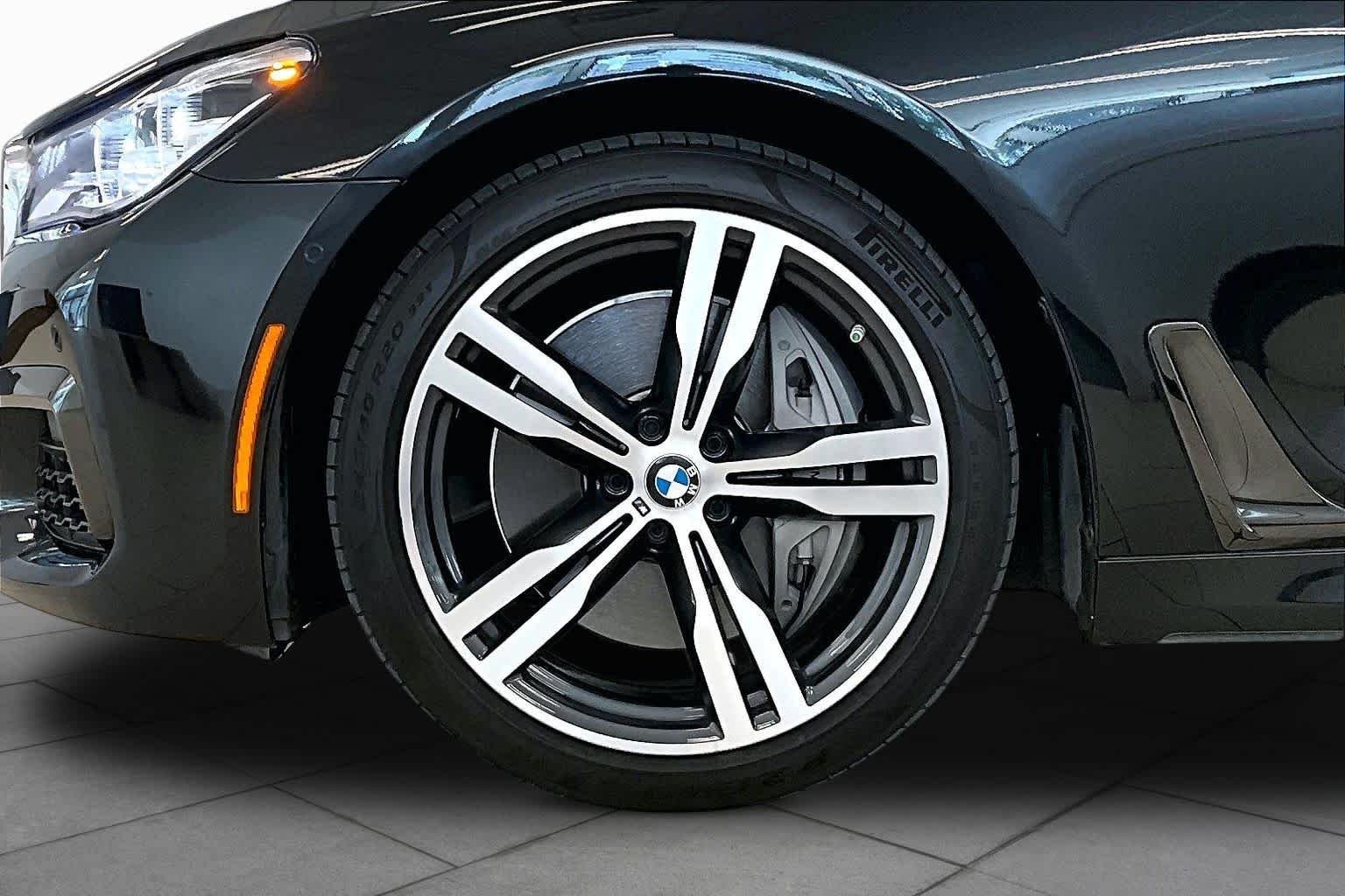Pre-Owned 2019 BMW 750i 750i