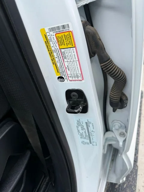 Used 2025 Oxford White Ford XLT image 2