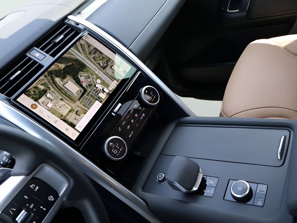 New 2026 Fuji White Land Rover Dynamic SE image 20
