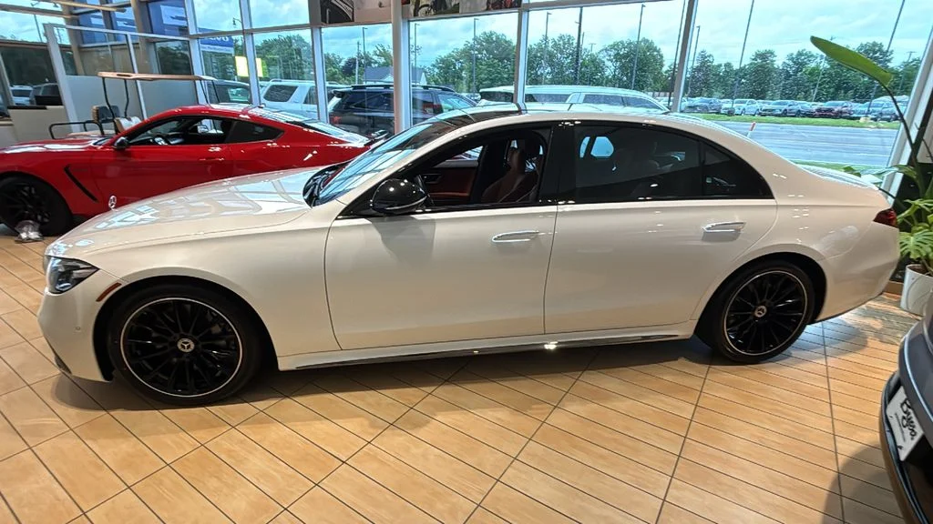 Used 2023 White Mercedes-Benz S 580 image 3
