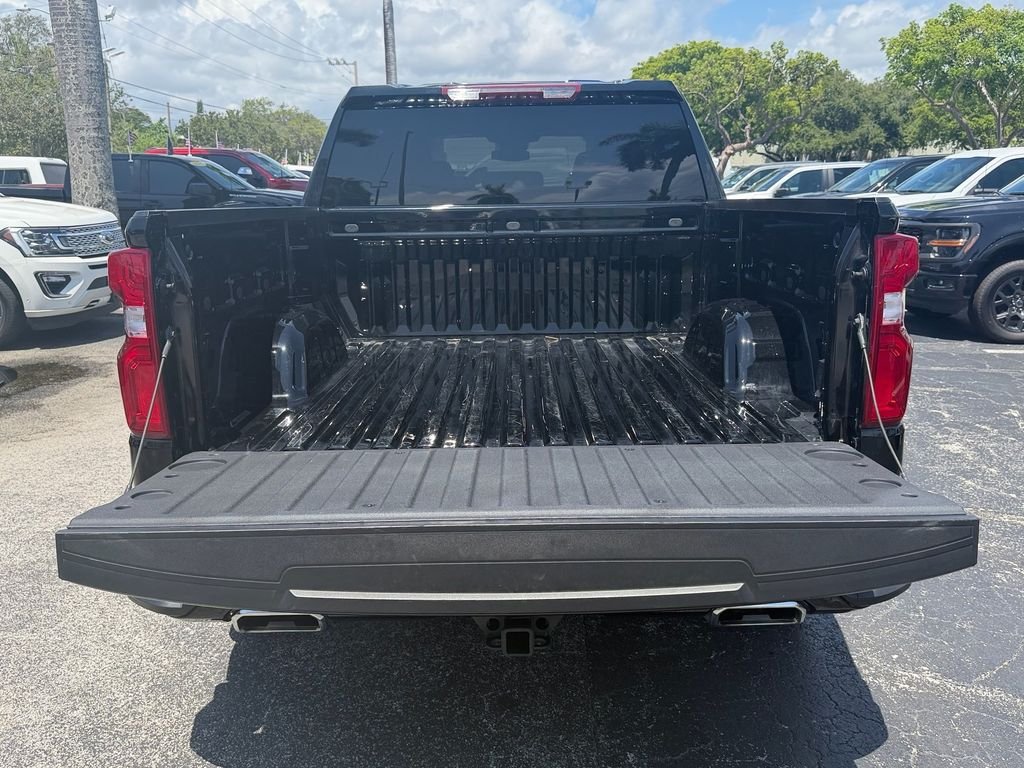 Used 2025 Black Chevrolet RST image 14