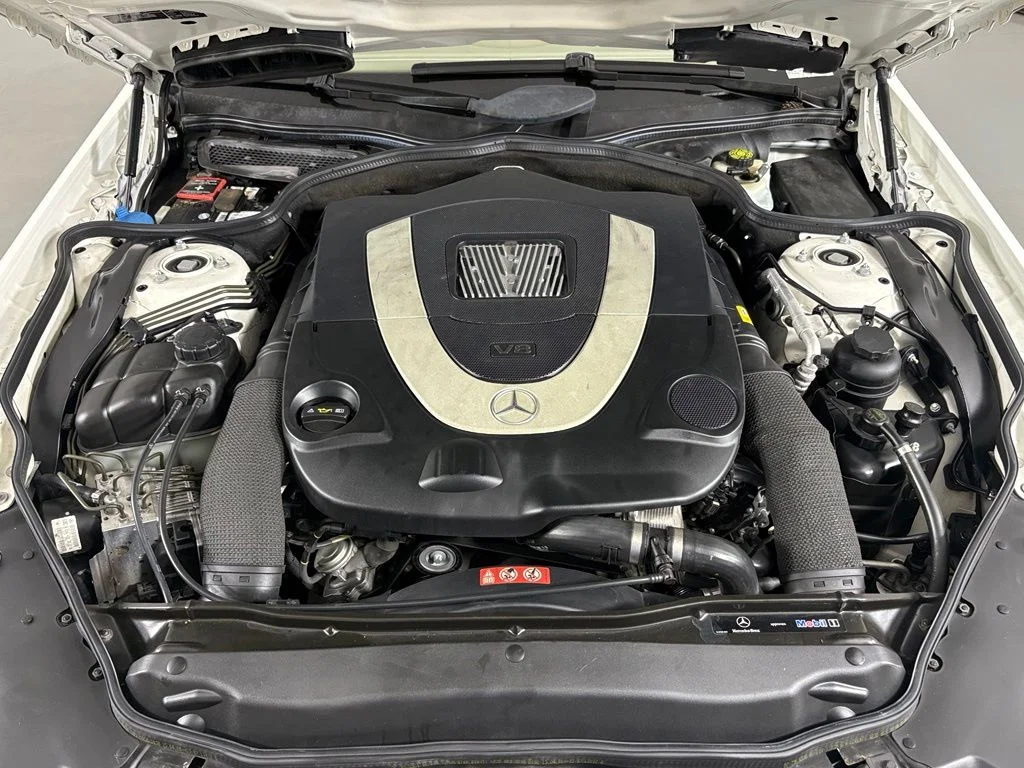 Used 2009 Diamond White Metallic Mercedes-Benz SL 550 image 31