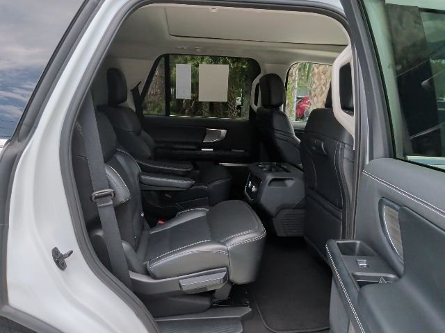 Certified Used 2025 Oxford White Ford Platinum image 19