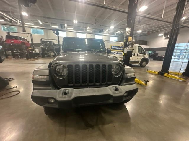 Used 2020 Gray Jeep Sport image 6