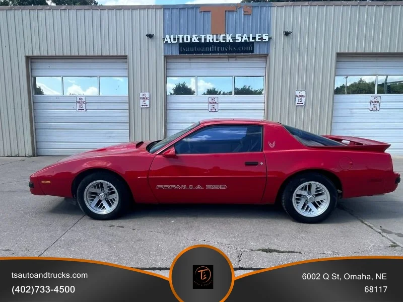 Used 1990 Red Pontiac Formula 2D Coupe image 1