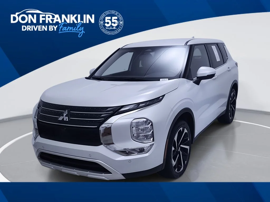 2024 Mitsubishi Outlander SE 2WD's photo