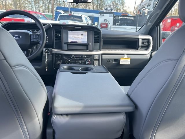 New 2026 Oxford White Ford F-250® XL image 17