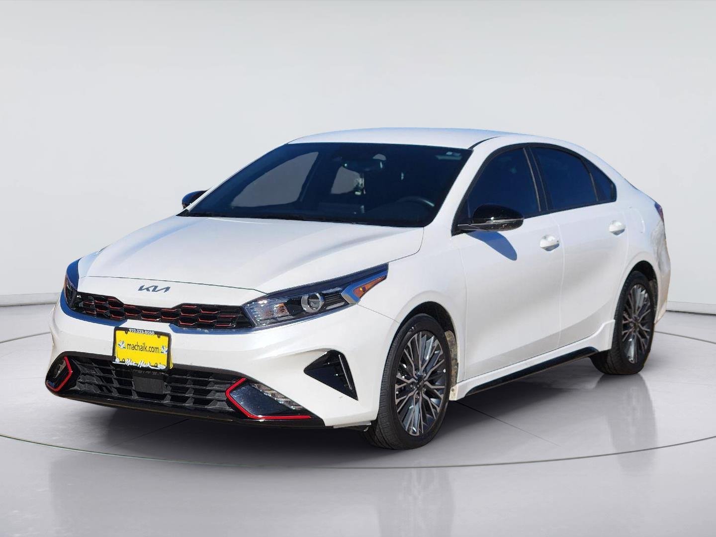 Used 2024 Snow White Pearl Kia GT-Line image 3