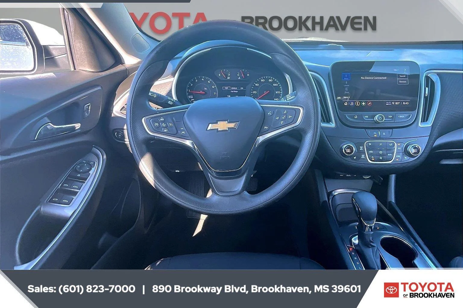 Used 2024 Summit White Chevrolet LT image 5