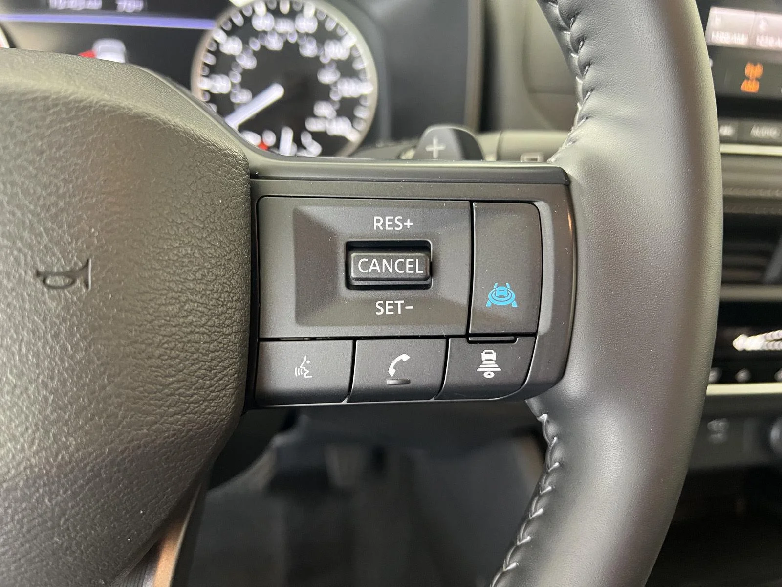 Used 2025 Gy Nissan SV image 9