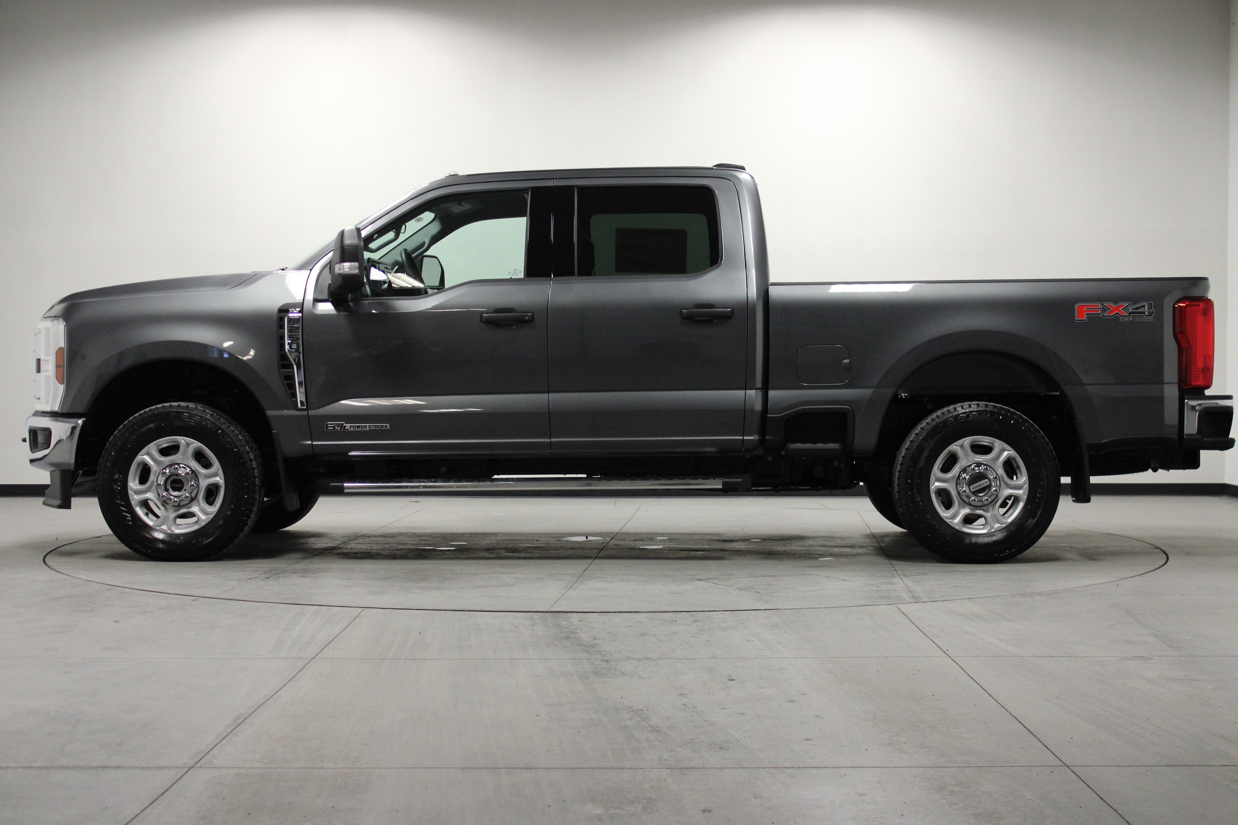 New 2026 Carbonized Gray Metallic Ford XLT image 7