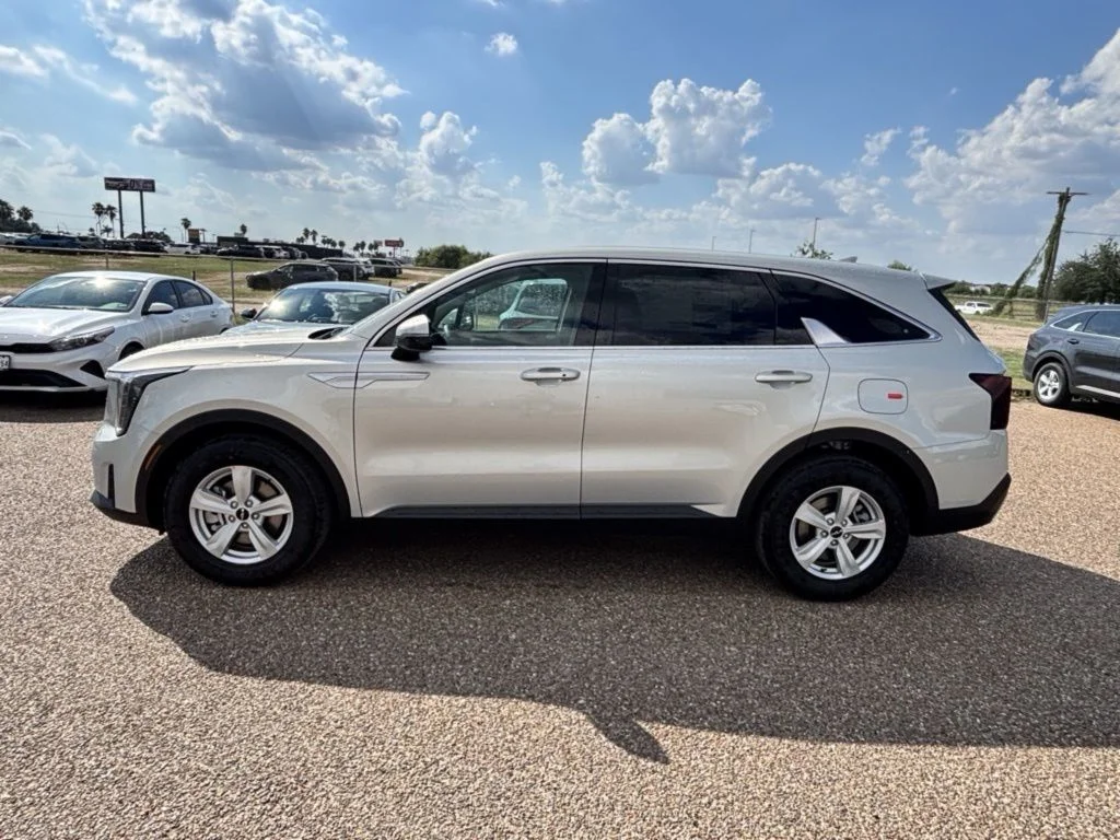 New 2026 White Kia LX image 4