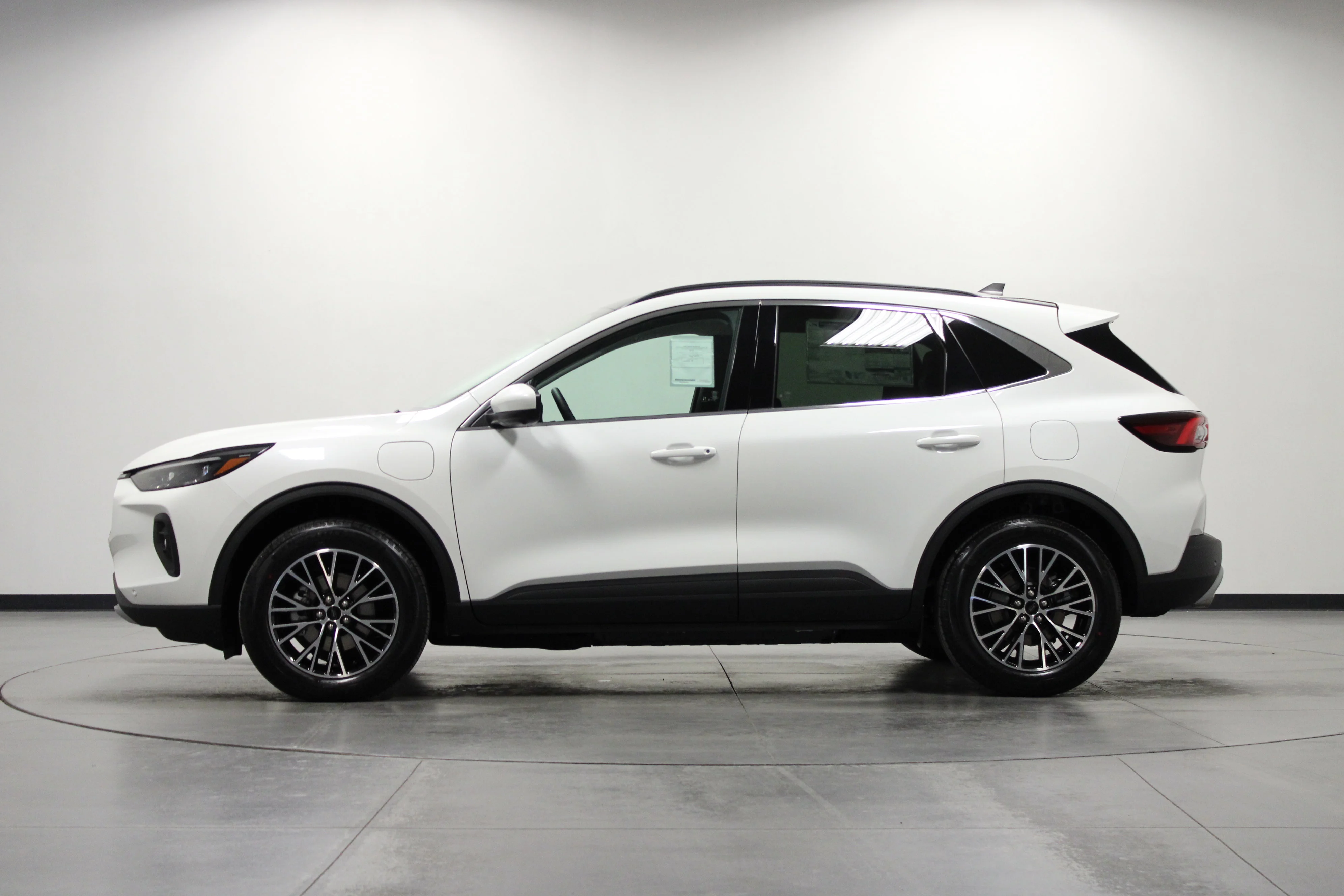 Used 2025 Star White Metallic Tri-Coat Ford PHEV image 7