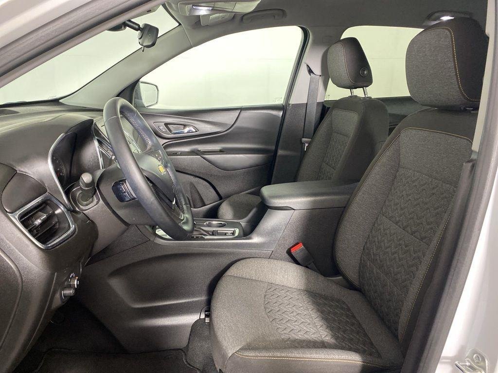 Used 2024 Pearl Chevrolet LT image 12