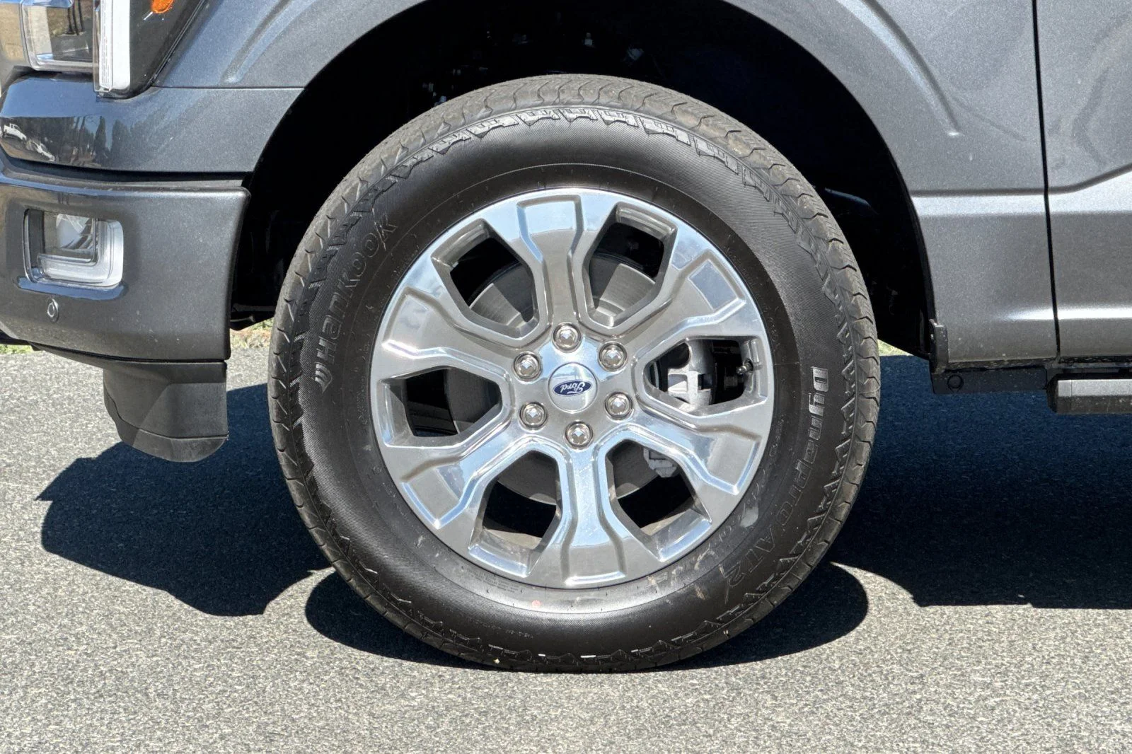 New 2026 Carbonized Gray Metallic Ford Platinum® image 28