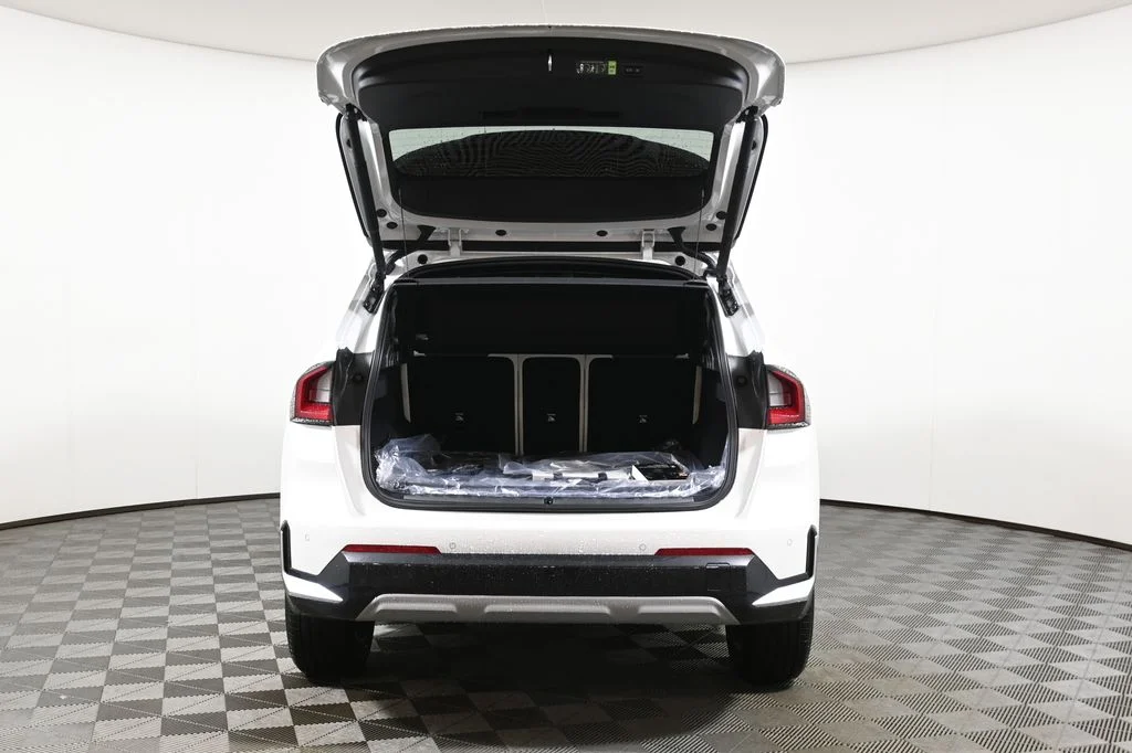 New 2026 White BMW xDrive28i image 36