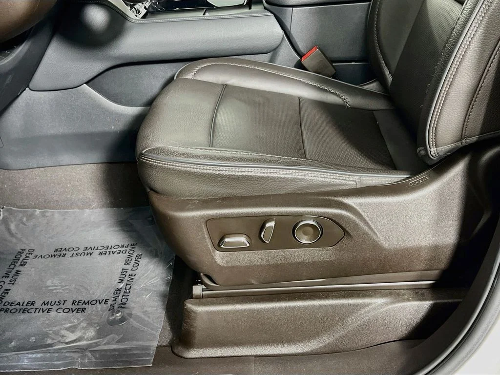 Used 2023 White GMC Denali image 20
