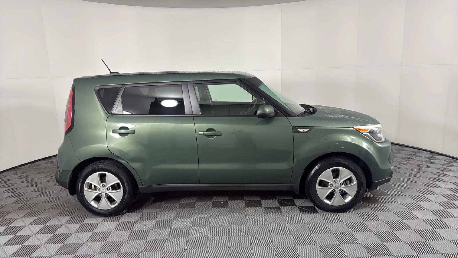 Used 2014 Kale Green Kia Base image 2