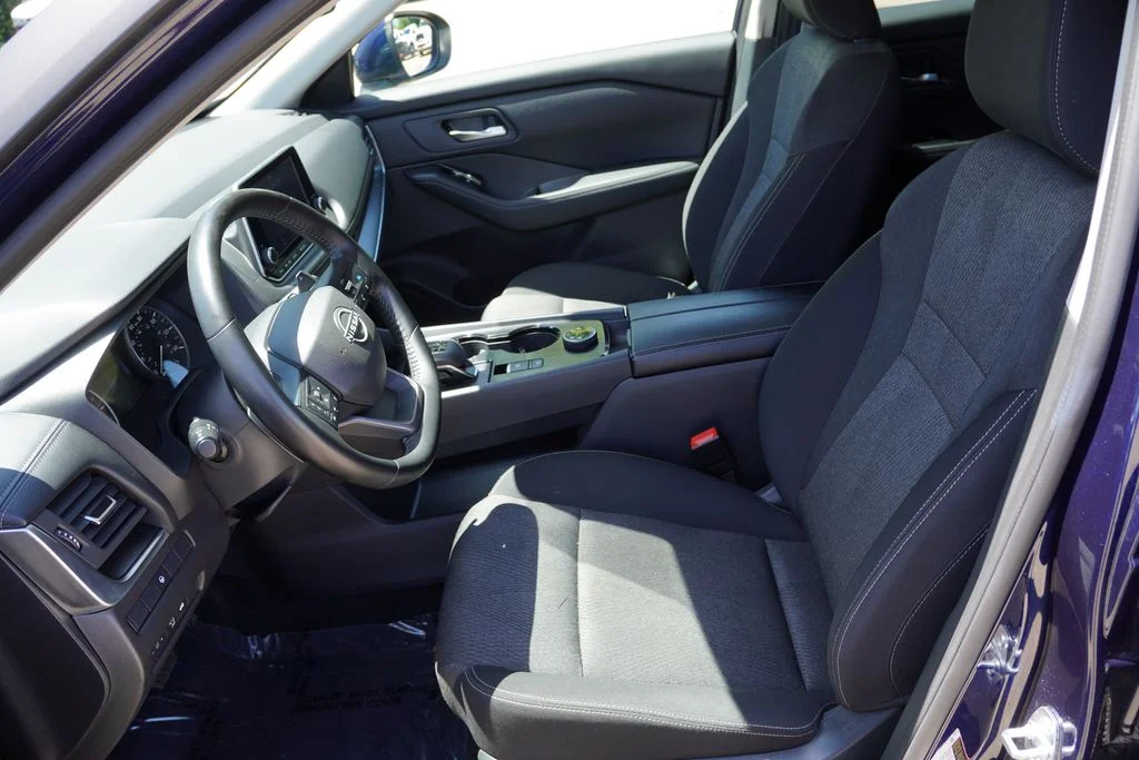 Certified Used 2025 Deep Ocean Blue Pearl Nissan SV image 15