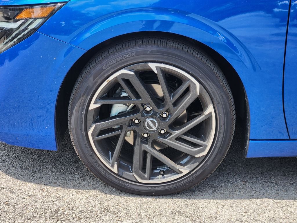New 2026 Bluestone Pearl / Super Black Two-tone Nissan SR image 10