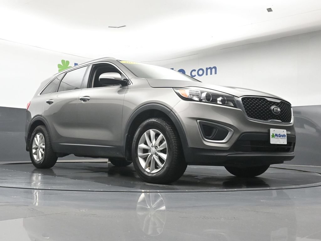 Used 2016 Silver Kia LX image 26