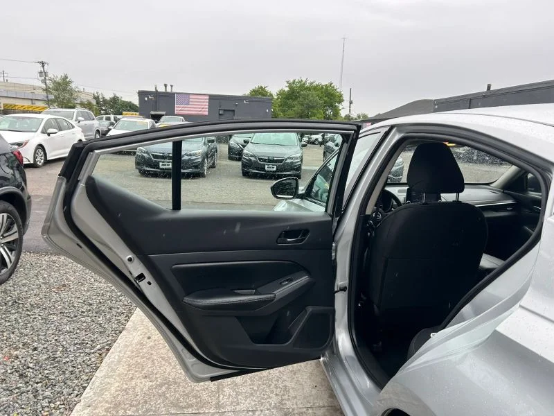 Used 2024 Silver Nissan 2.5 SV Sedan 4D image 29