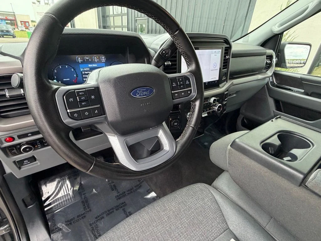 Used 2025 Gray Ford XLT image 11